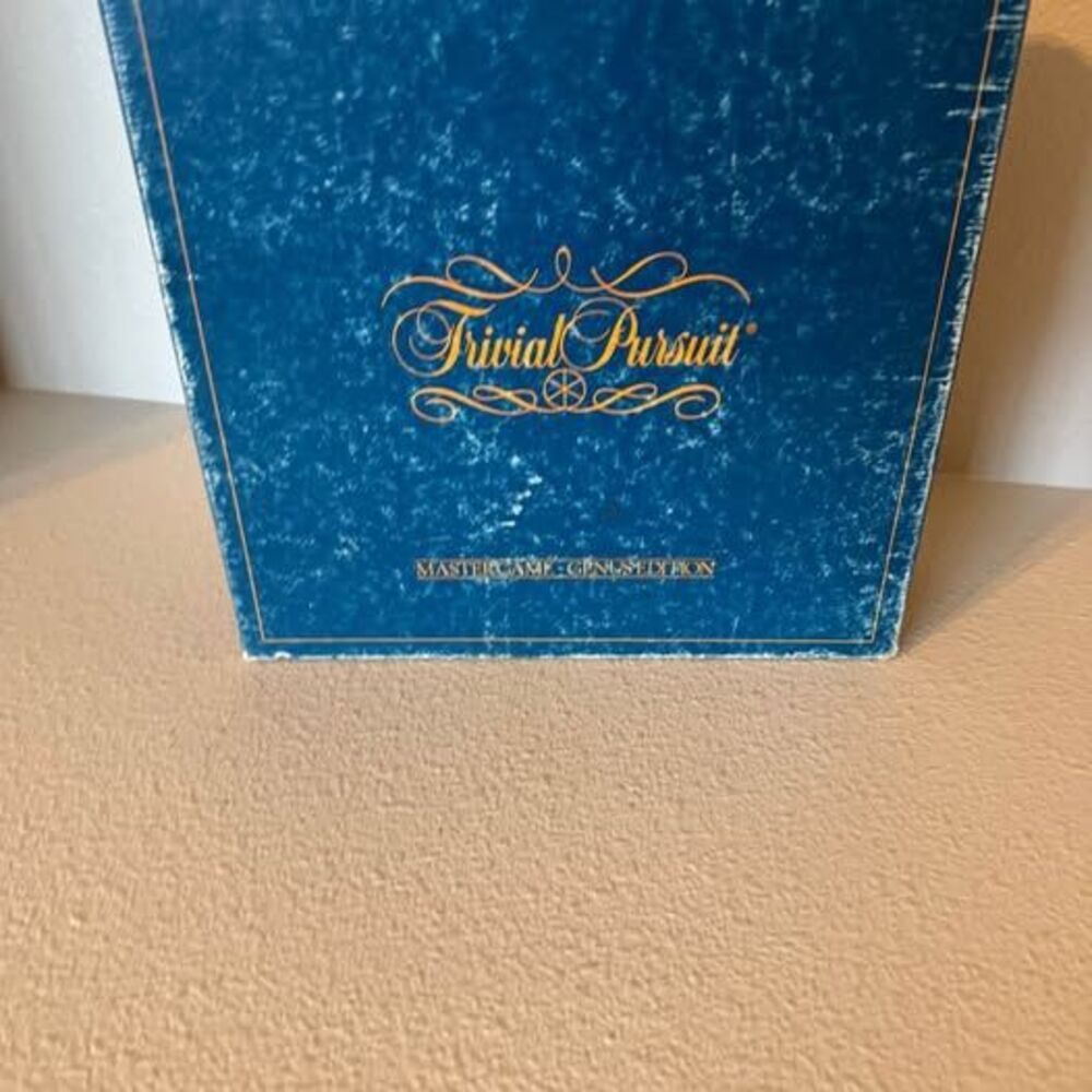 Trivial Pursuit Master Game Genus Edition COMPLETE